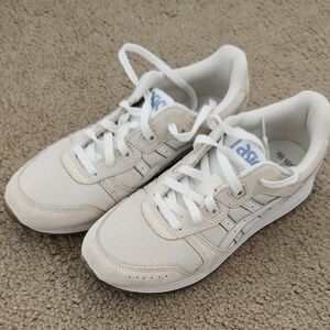 Like New Trendy Asics Women's Ortholite Sneakers - 8